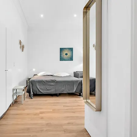 2 - With Terrace Near Place De Paris アパート