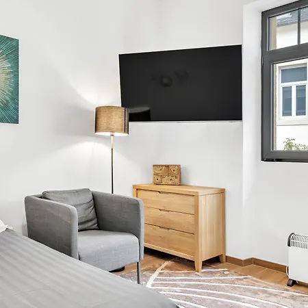 Apartment 2 - With Terrace Near Place De Paris *