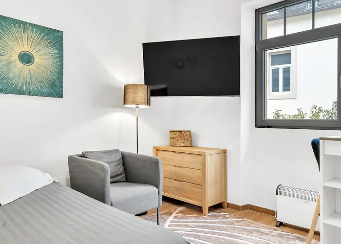 דירה 2 - With Terrace Near Place De Paris *