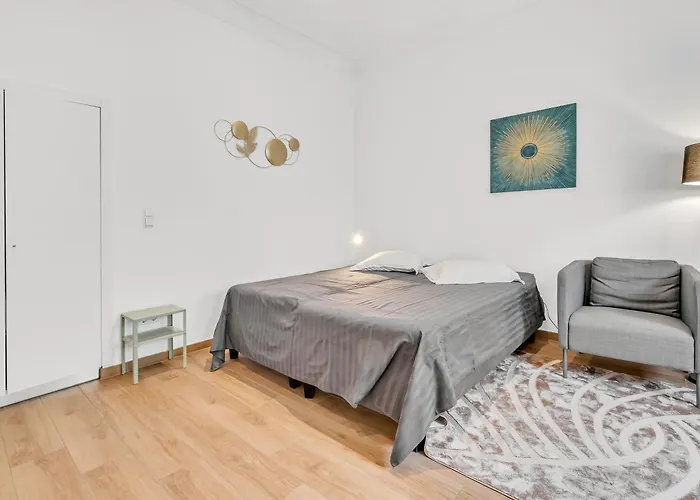 2 - With Terrace Near Place De Paris شقة